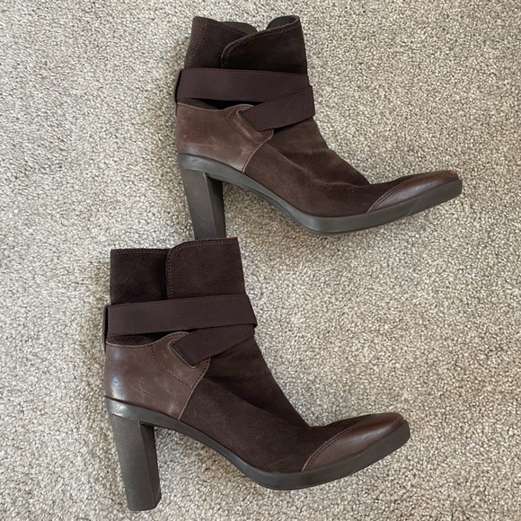 Chocolate brown suede HOGAN heel boots. - Picture 1 of 8